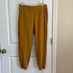 Athleta Textured Joggers Brooklyn Pant